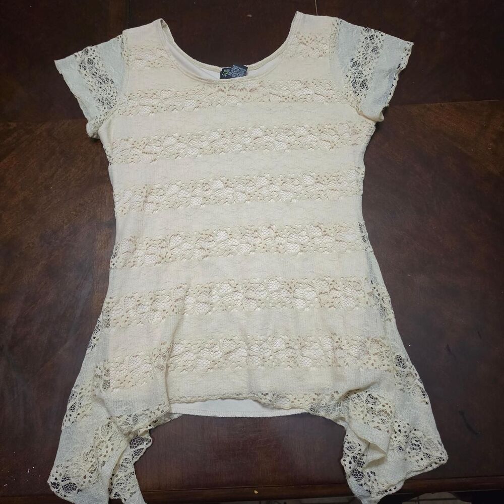 Vintage Handkerchief Hem Cream Lace Top